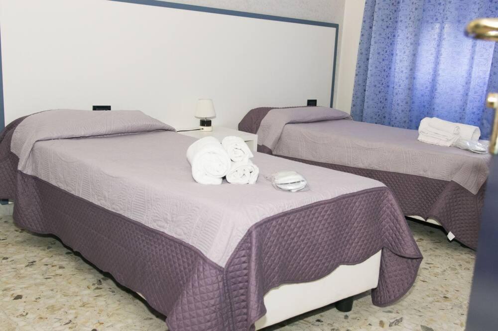 Alex & Lorenz Hotel Torvaianica Szoba fotó