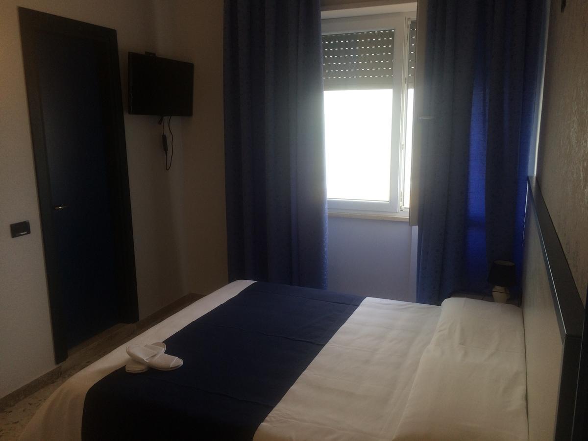 Alex & Lorenz Hotel Torvaianica Kültér fotó
