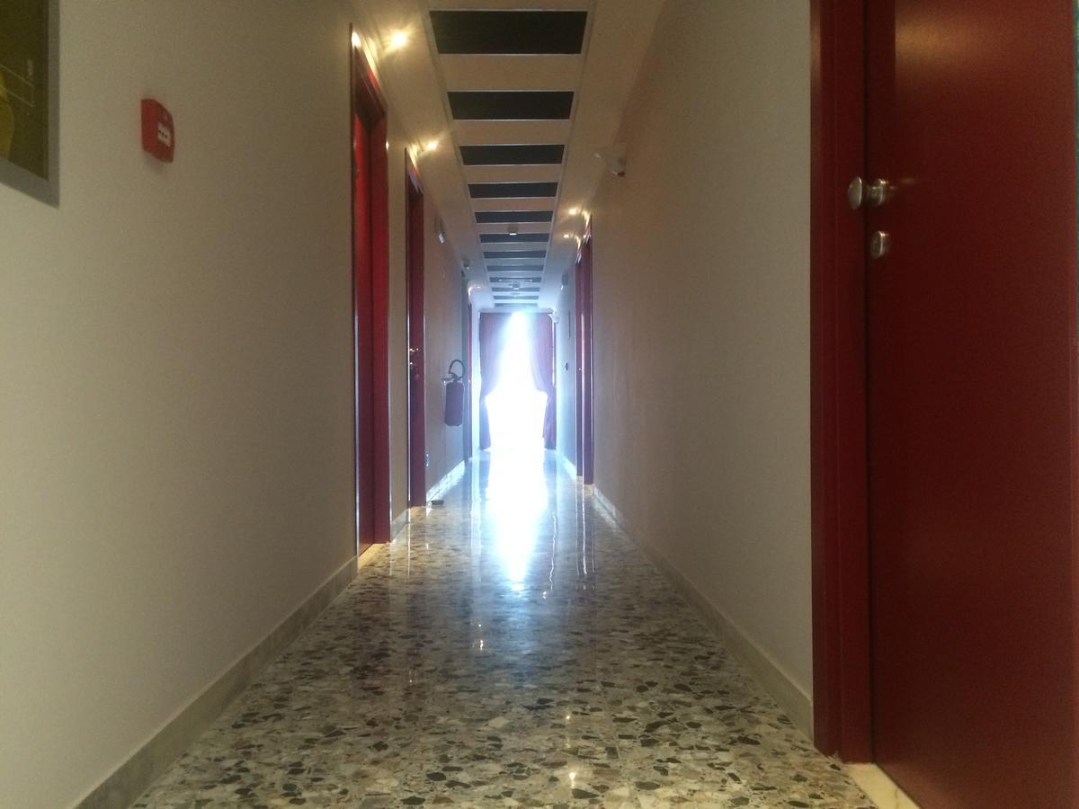 Alex & Lorenz Hotel Torvaianica Kültér fotó