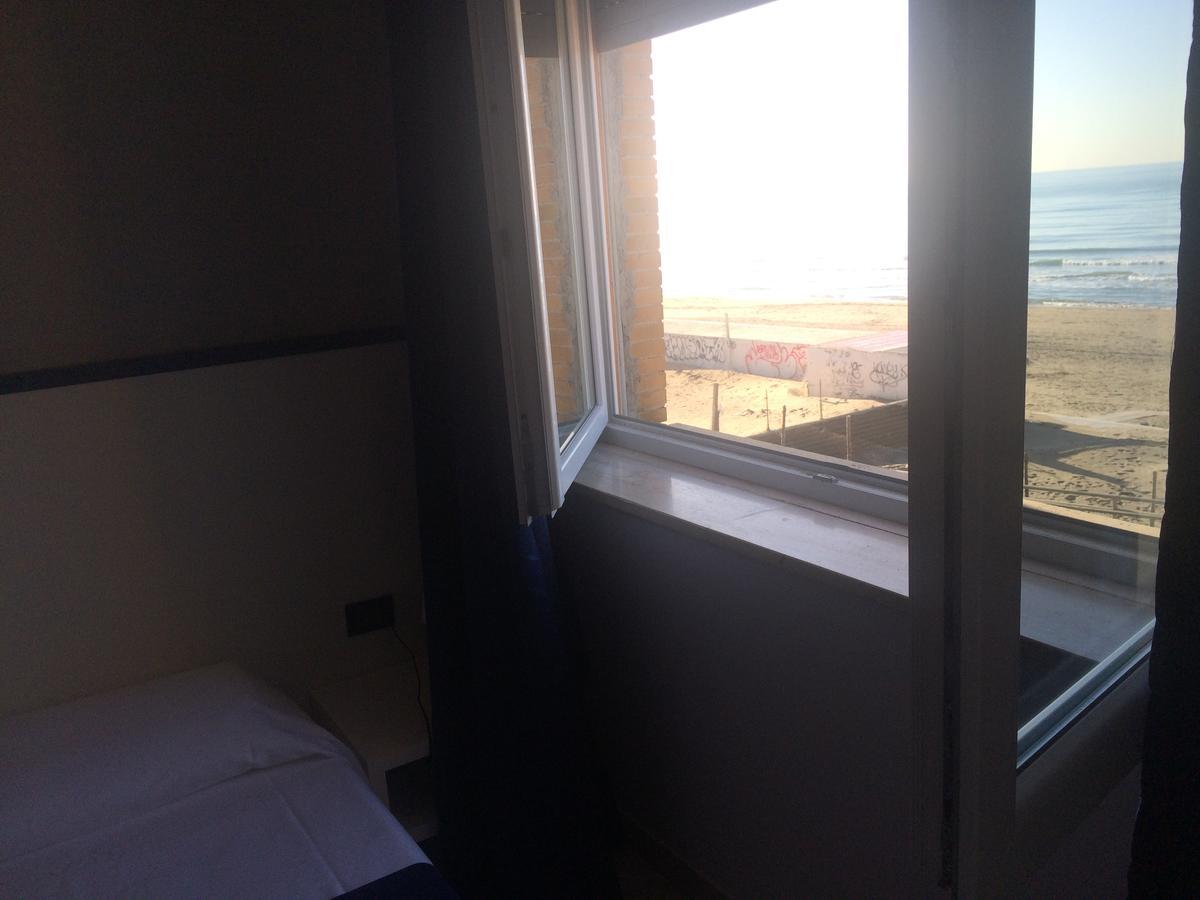 Alex & Lorenz Hotel Torvaianica Kültér fotó