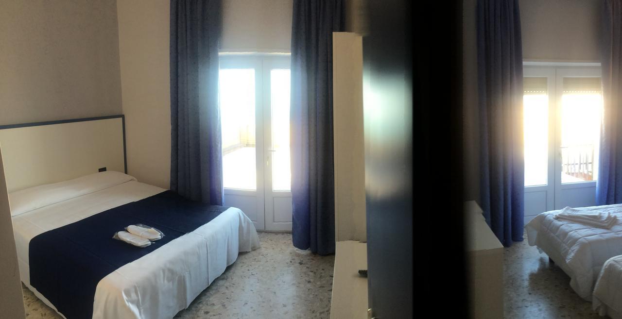 Alex & Lorenz Hotel Torvaianica Kültér fotó